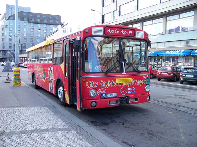 אוטובוס תיירים בפראג