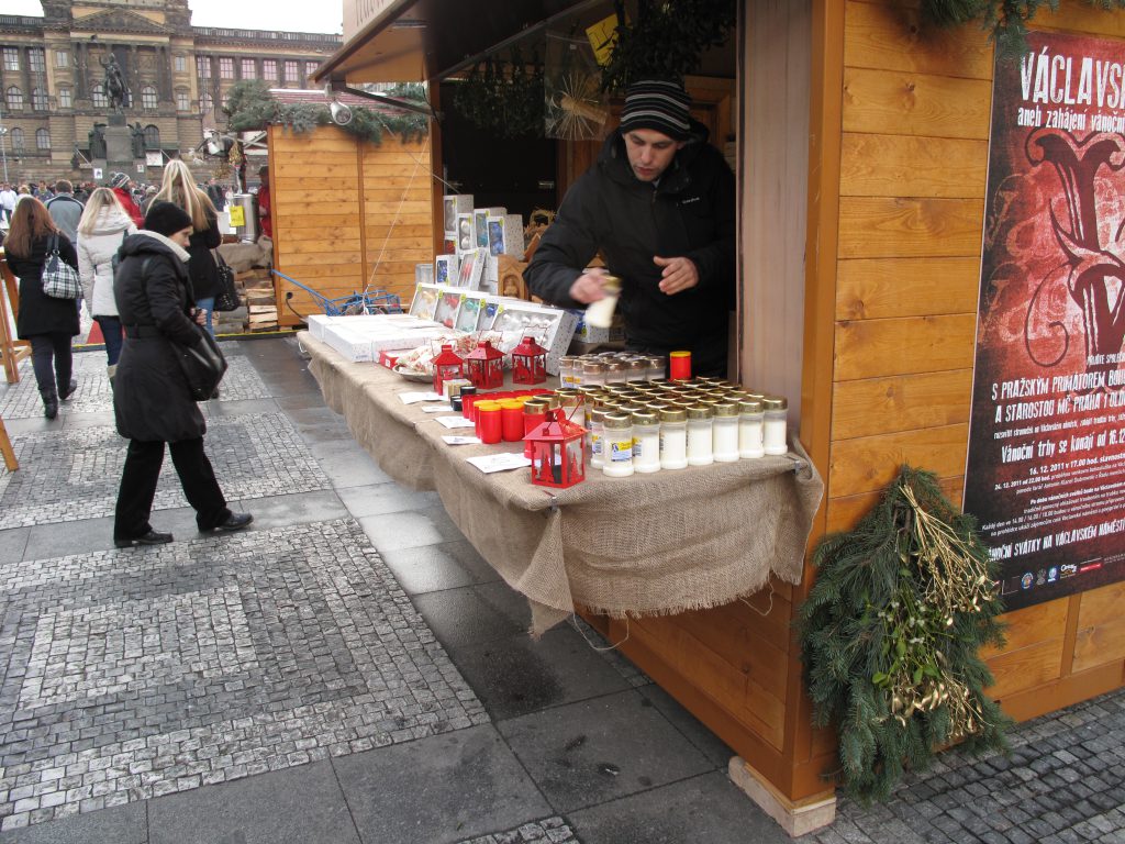 שוק חג המולד בכיכר וואצלאב בפראג