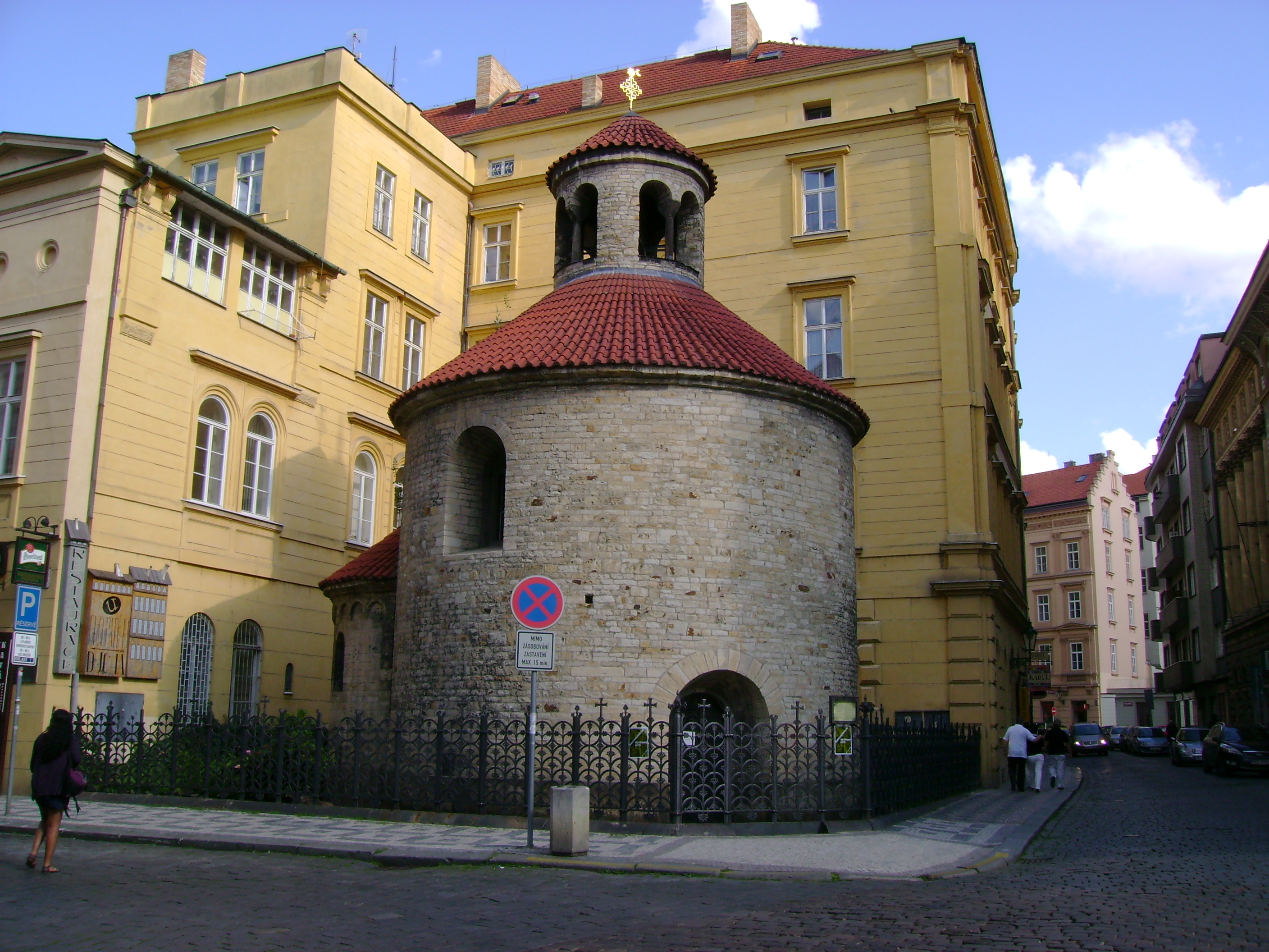 ההיסטוריה הצ'כית כולה בזעיר אנפין ברוטונדה של מציאת הצלב הקדוש (Rotunda Nalezení sv. Kříže)