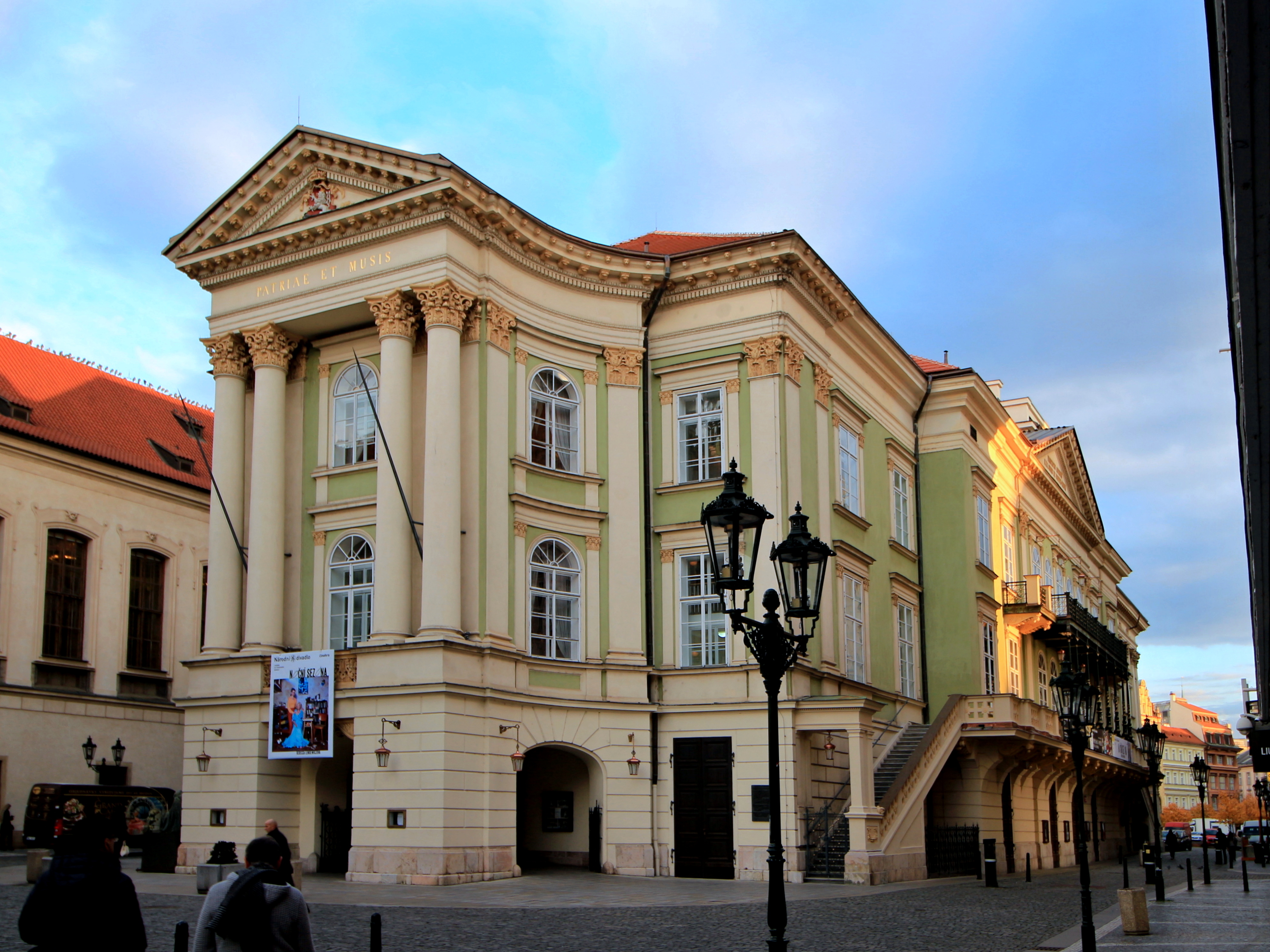תיאטרון האחוזות (Stavovske Divadlo) – המקום האידיאלי לפרמיירות