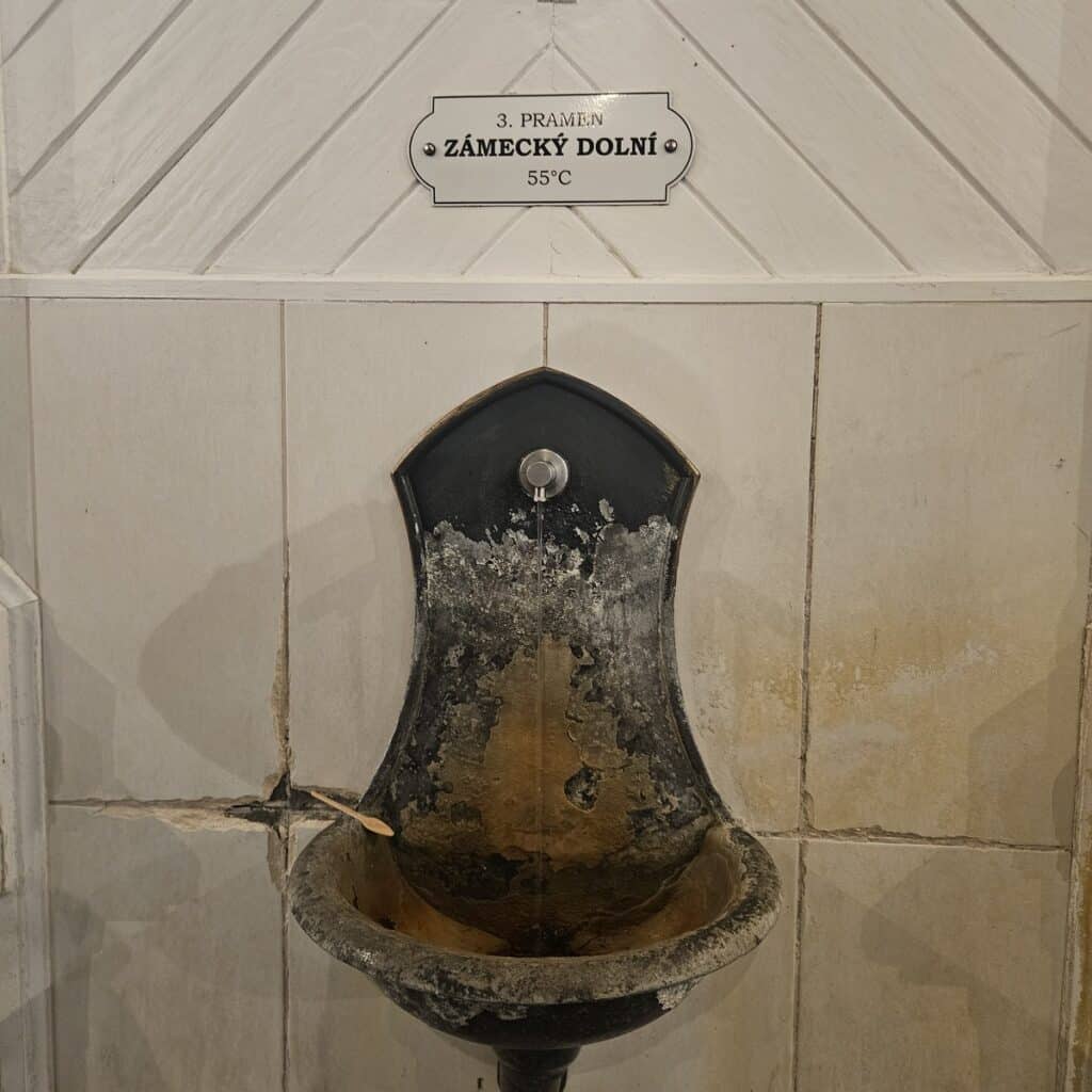 ברז מים מינרליים בקרלו ויבארי - 55 מעלות