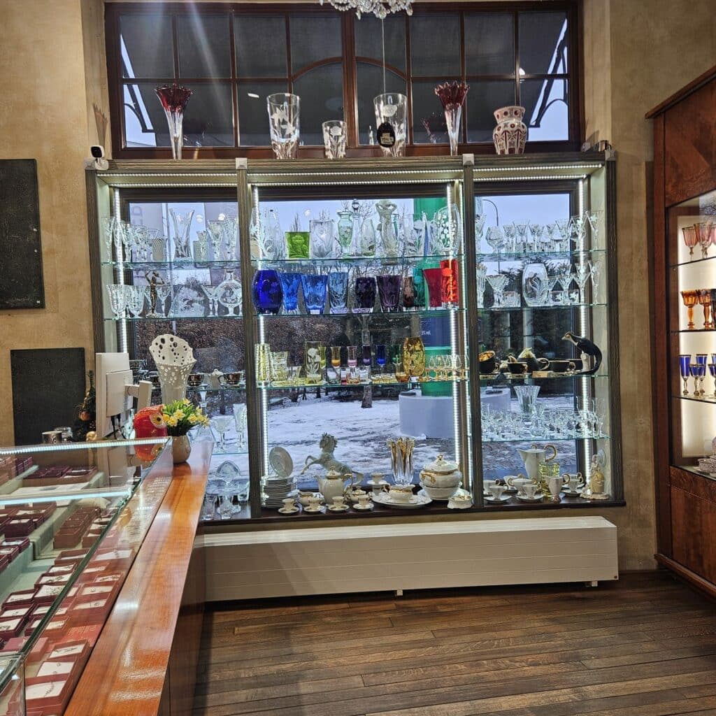 חנות כלי קריסטל בקרלובי וארי